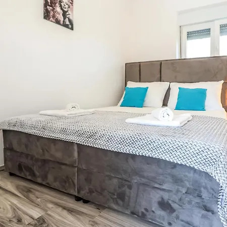 Pet Friendly In Glavica بيت للعطل *