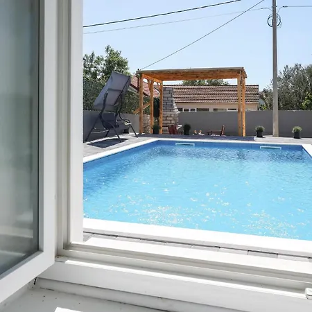 بيت للعطل Pet Friendly In Glavica