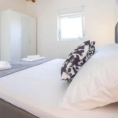 Pet Friendly In Glavica بيت للعطل *