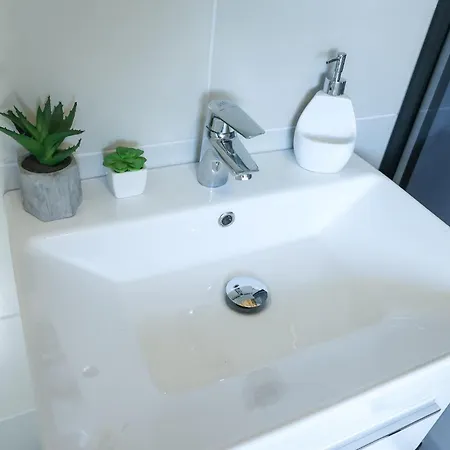 Pet Friendly In Glavica بيت للعطل